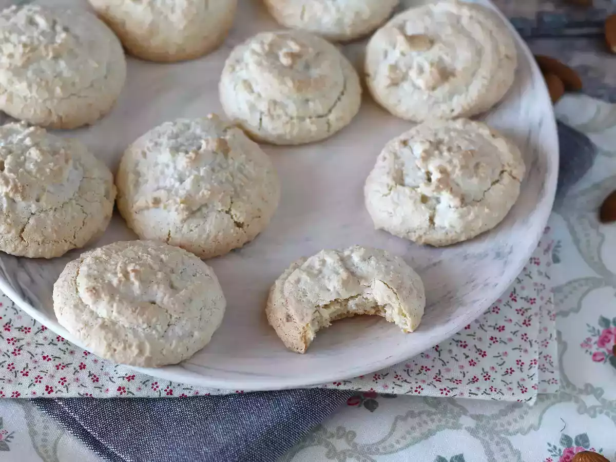 Amaretti, the italian almond delicacies, perfect with coffee!