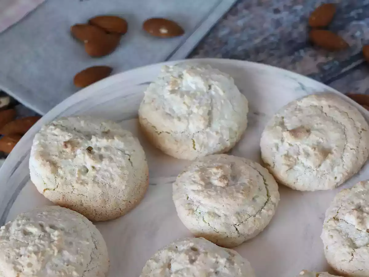 Amaretti, the italian almond delicacies, perfect with coffee! - photo 3