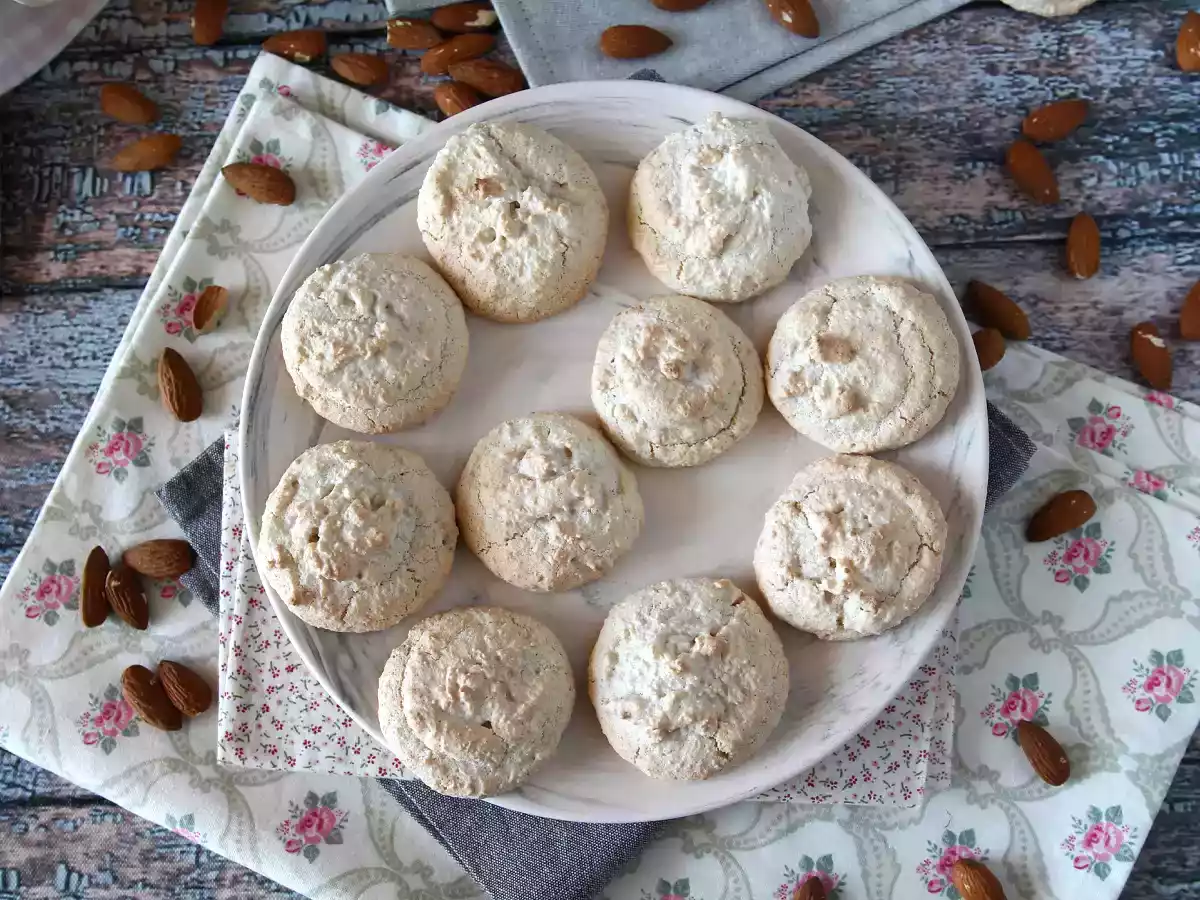Amaretti, the italian almond delicacies, perfect with coffee! - photo 5