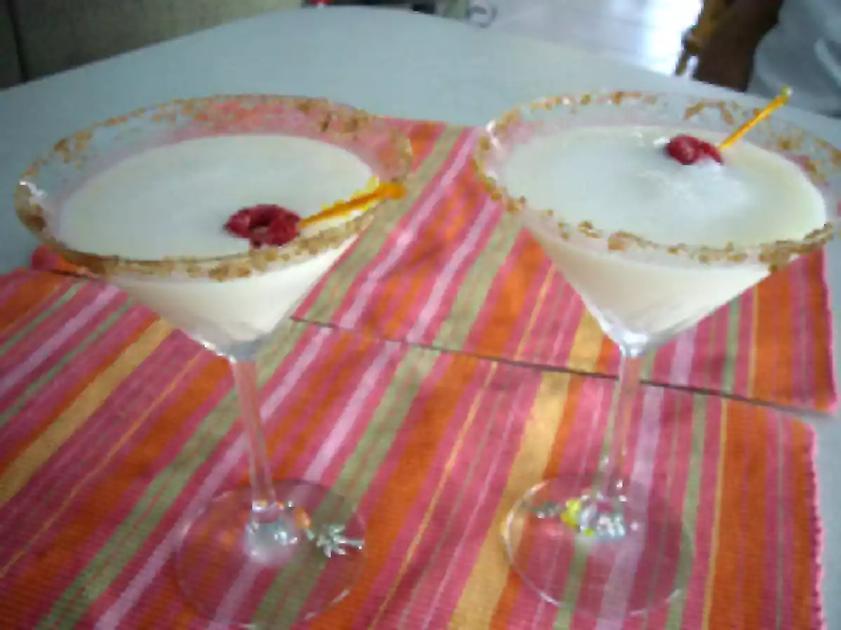 Amaretto Creme Brulee Martini - photo 2