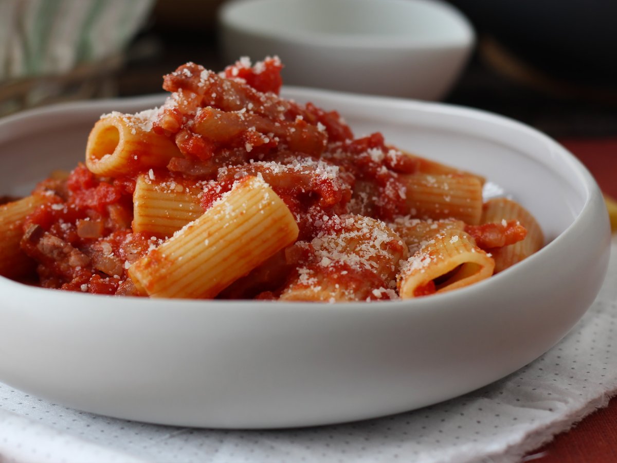 Amatriciana pasta, the traditional recipe - photo 2