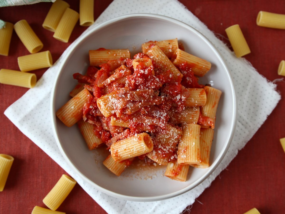 Amatriciana pasta, the traditional recipe - photo 5