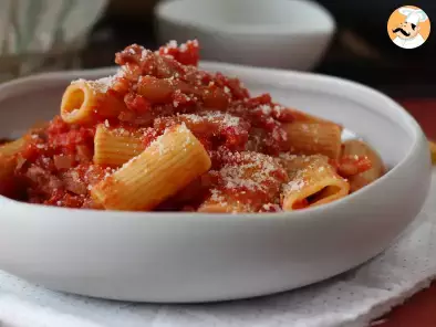 Amatriciana pasta, the traditional recipe, photo 2