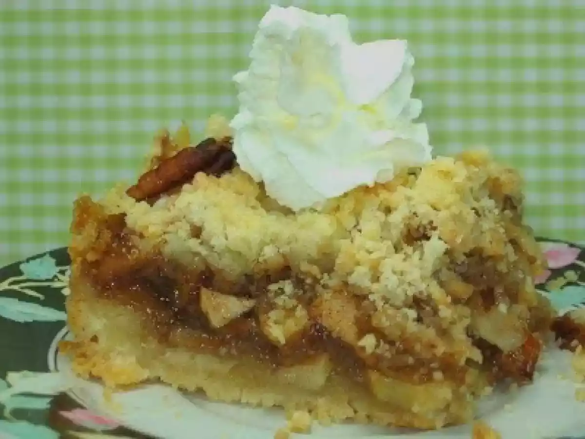 AMISH APPLE STRUDEL and STABILIZED WHIPPED CREAM