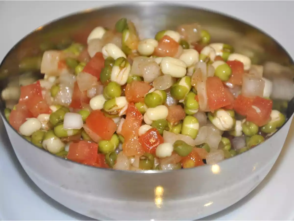 Ankurit Beejon Ki Khichdi (Mixed Spicy rice with Sprouts) - photo 3