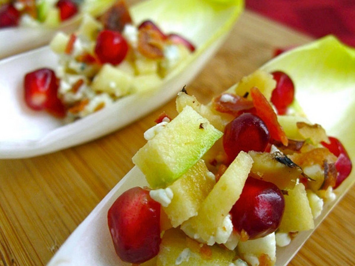 Appetizing Appetizer: Bacon, Blue Cheese & Pomegranate Endive Spears