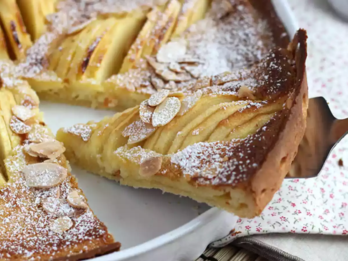 Apple and almond tart (tarte normande) - photo 2