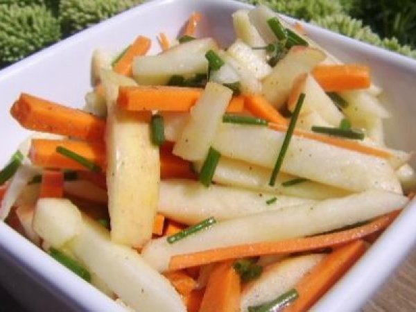 Apple and Carrot Salad