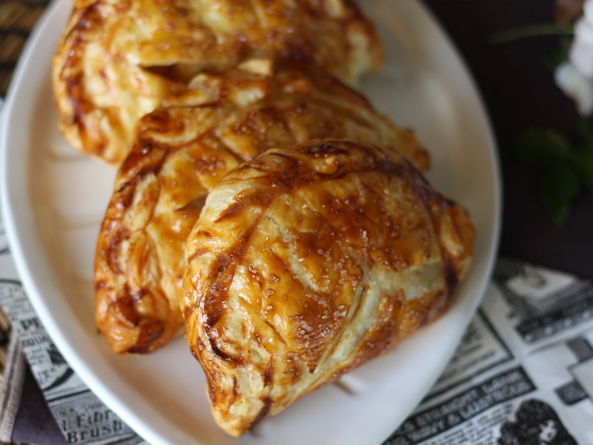 Apple and hazelnut cream handpies for Epiphany - photo 2