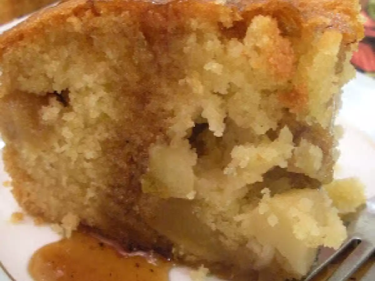 Apple Butter Cake With Cream Caramel Sauce