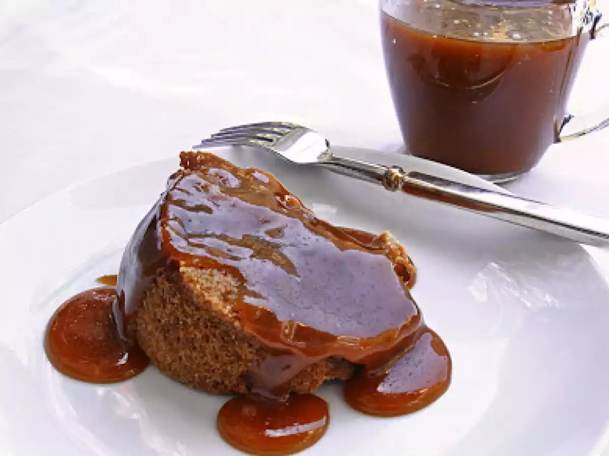 Apple Cake with Caramel Sauce - photo 2