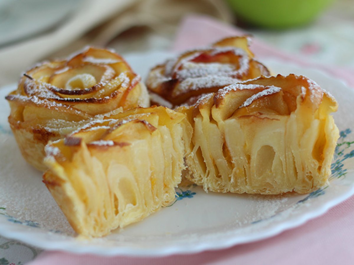 Apple roses in puff pastry - photo 3