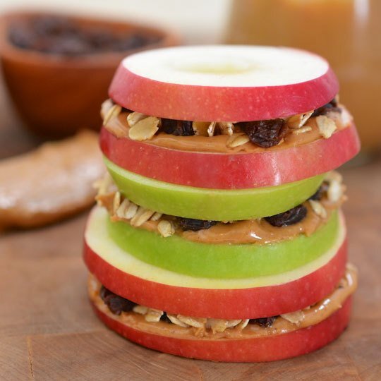 Apple sandwiches with granola and peanut butter Recipe Petitchef