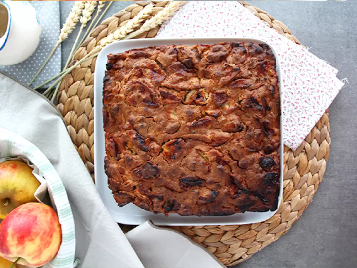 Apple, walnut, and cinnamon cake - photo 3