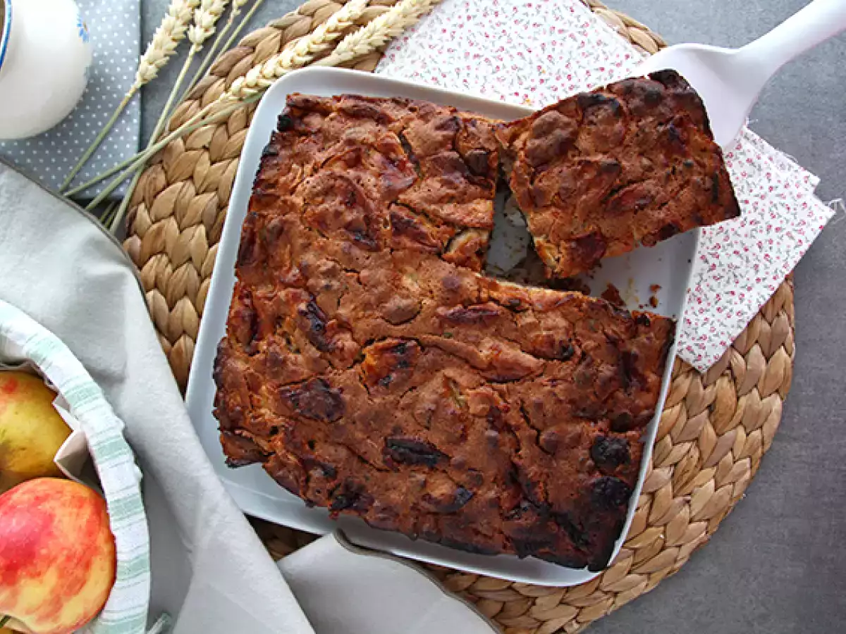 Apple, walnut, and cinnamon cake - photo 4