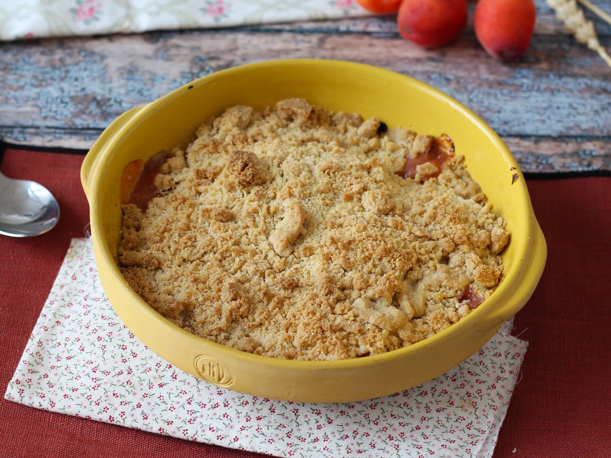 Apricot crumble, the super comforting melting and crunchy dessert - photo 2