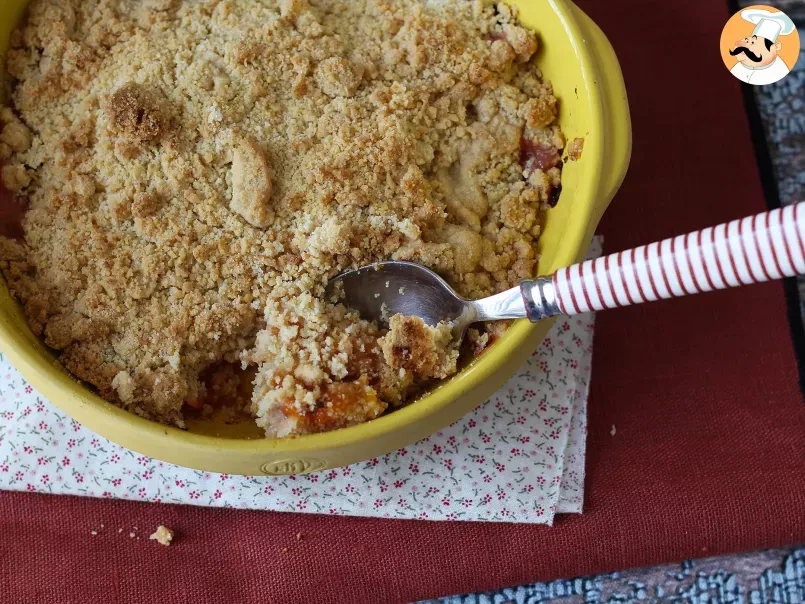 Apricot crumble, the super comforting melting and crunchy dessert, photo 3