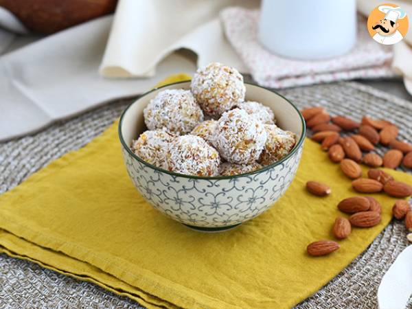 Apricot energy balls with green tea and coconut