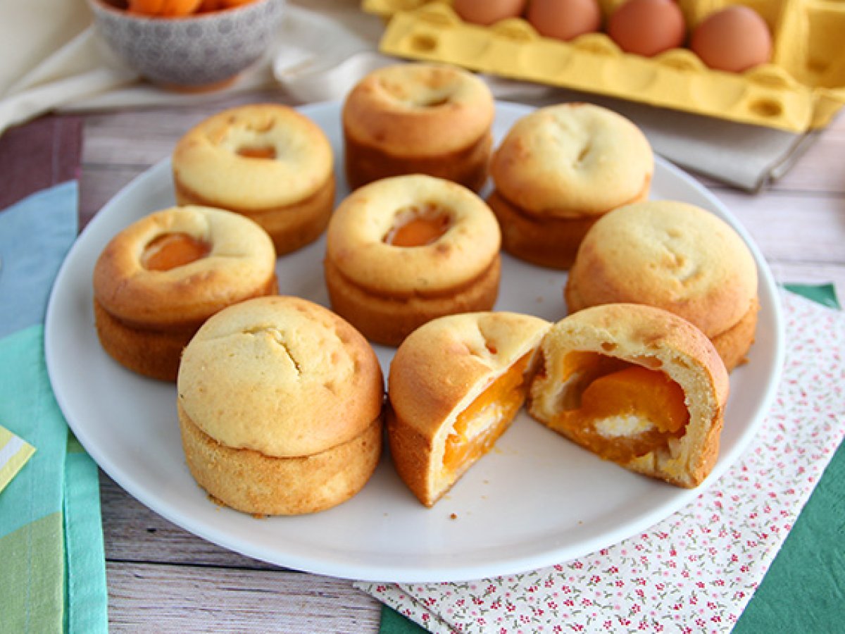 Apricot mascarpone muffins