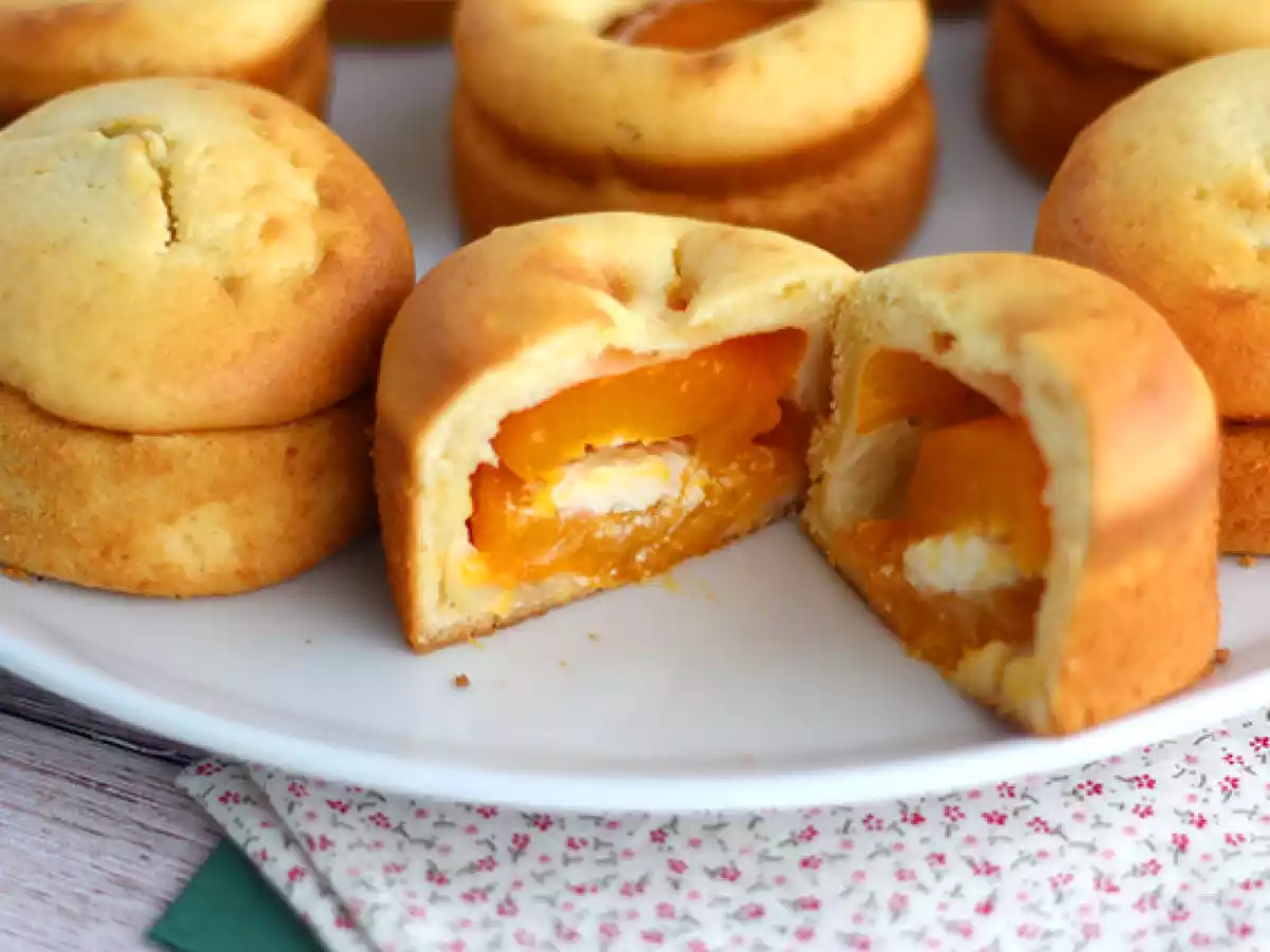 Apricot mascarpone muffins - photo 3