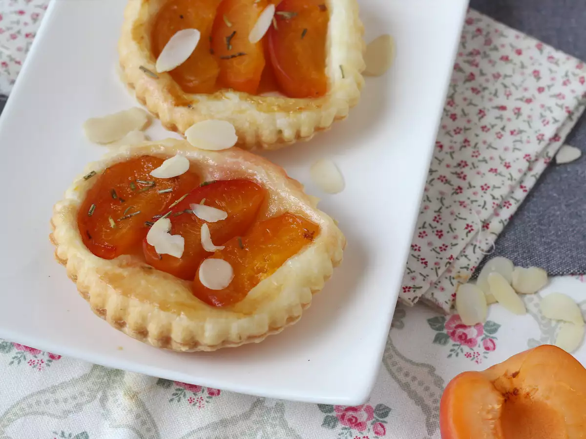 Apricot Tatin Tartlets, a quick dessert to make when you have guests! - photo 2