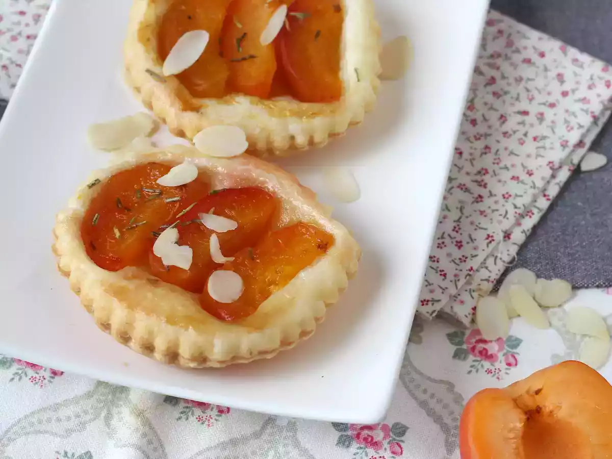 Apricot tatin tartlets, an easy an quick dessert! - photo 2