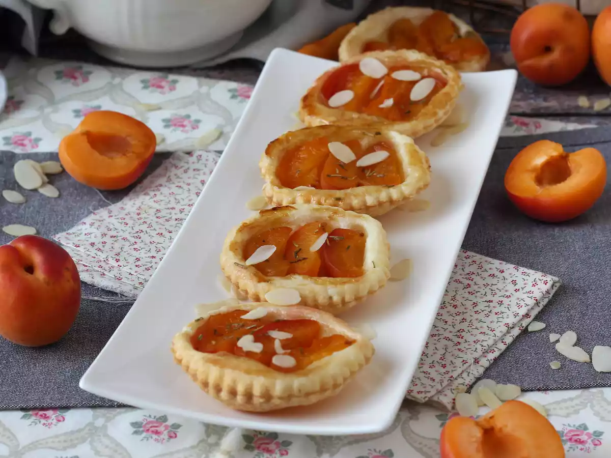 Apricot tatin tartlets, an easy an quick dessert! - photo 3
