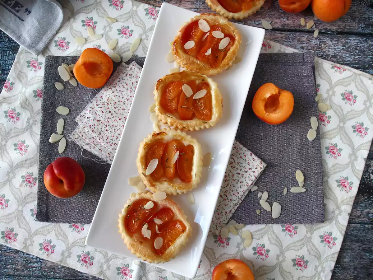 Apricot tatin tartlets, an easy an quick dessert! - photo 5