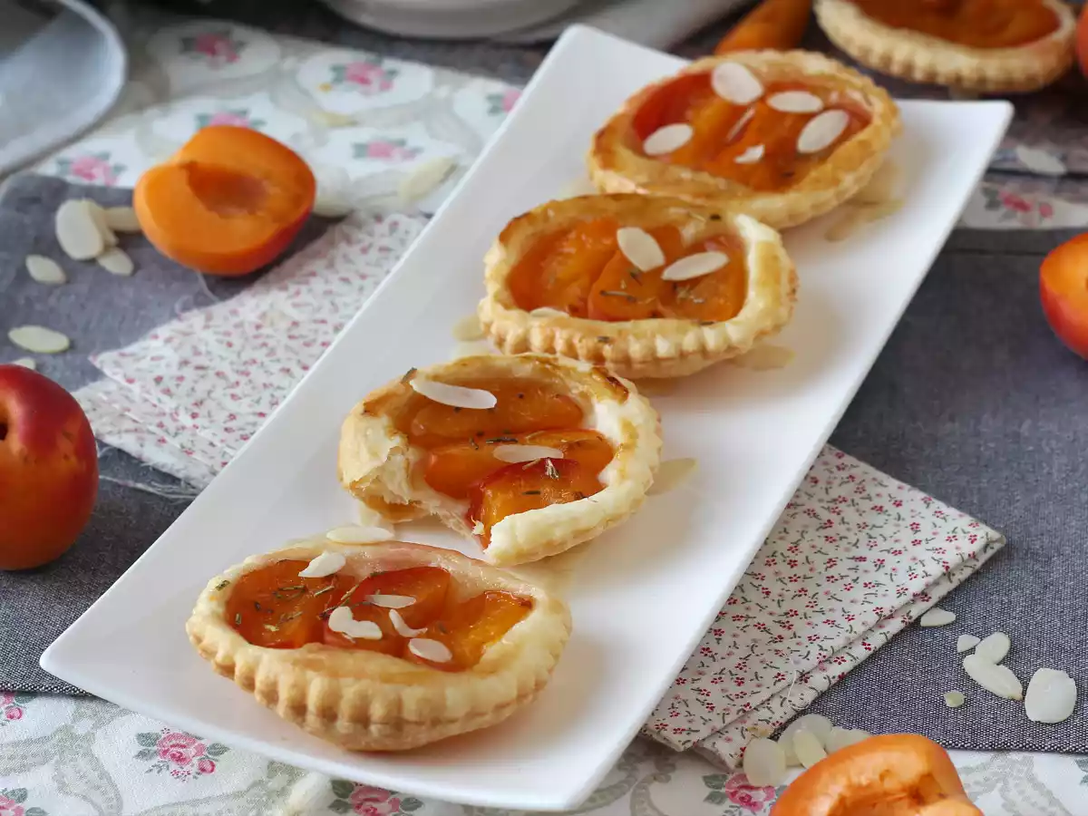 Apricot tatin tartlets, an easy an quick dessert! - photo 7