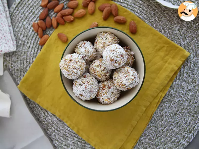 Apricot, tea and almonds energy balls, photo 3