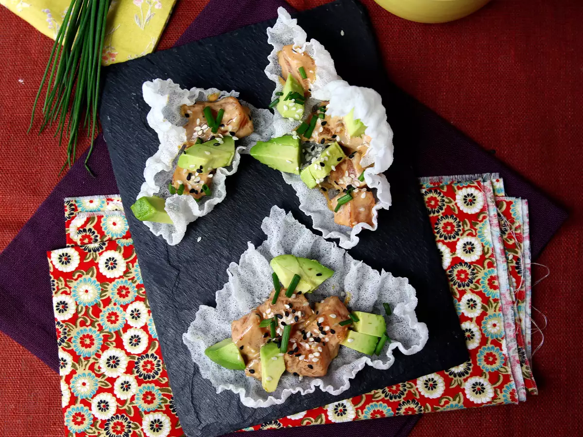 Asian-style tacos: salmon tartare in a rice paper crisp - photo 5