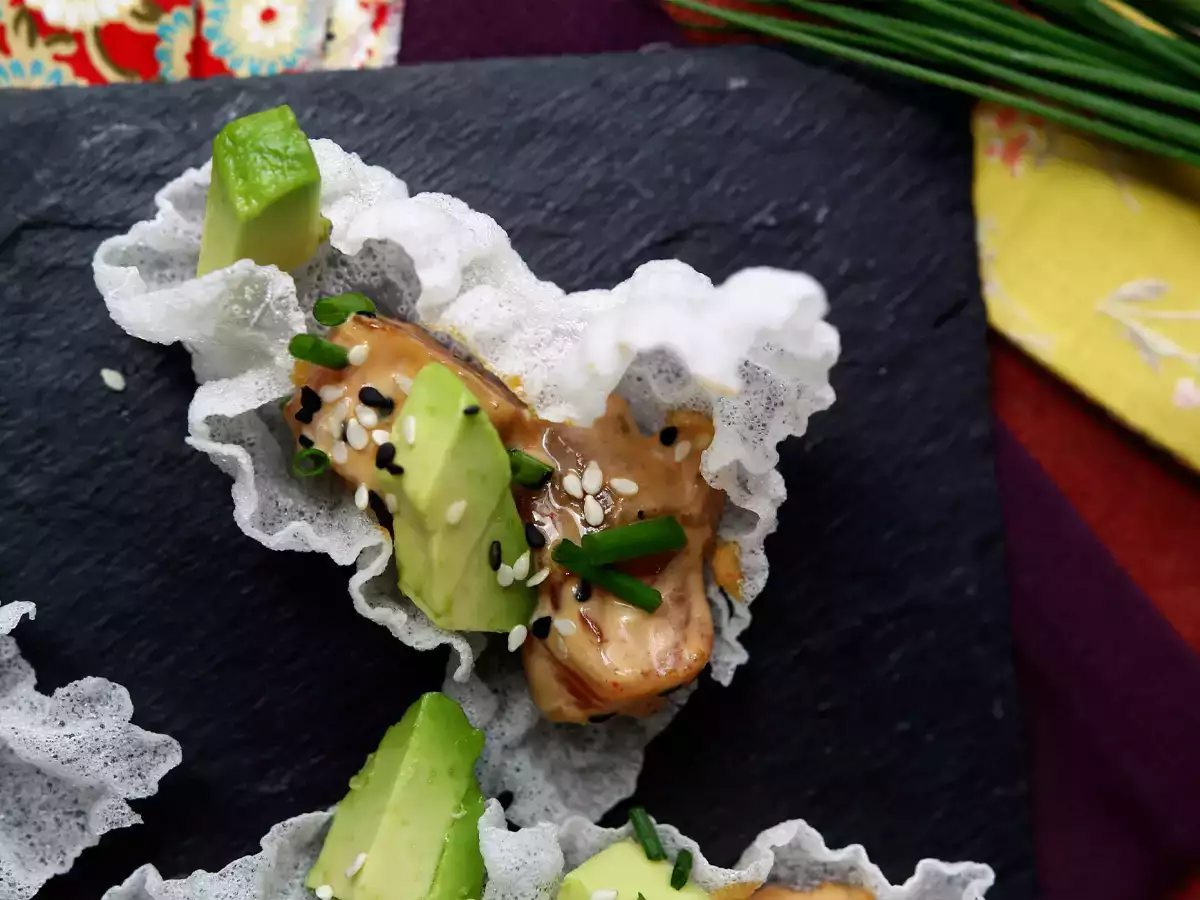 Asian-style tacos: salmon tartare in a rice paper crisp - photo 6