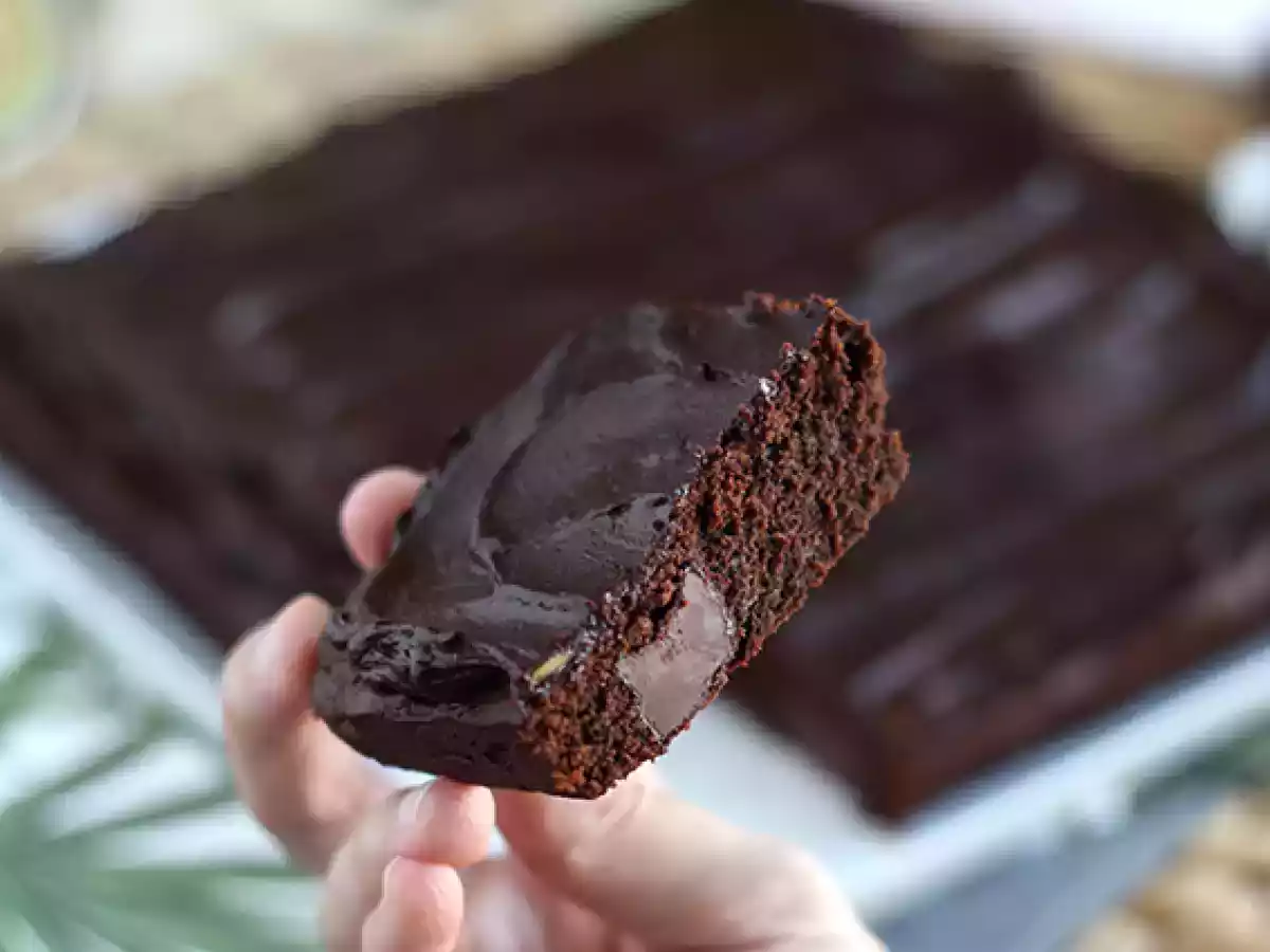 Avocado and chocolate brownie - dairy free - photo 2