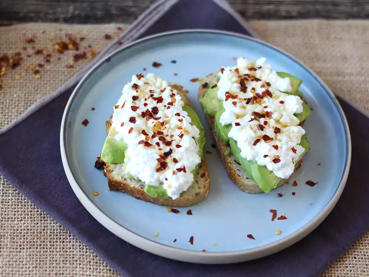 Avocado and cottage cheese toast with spiced honey - photo 4