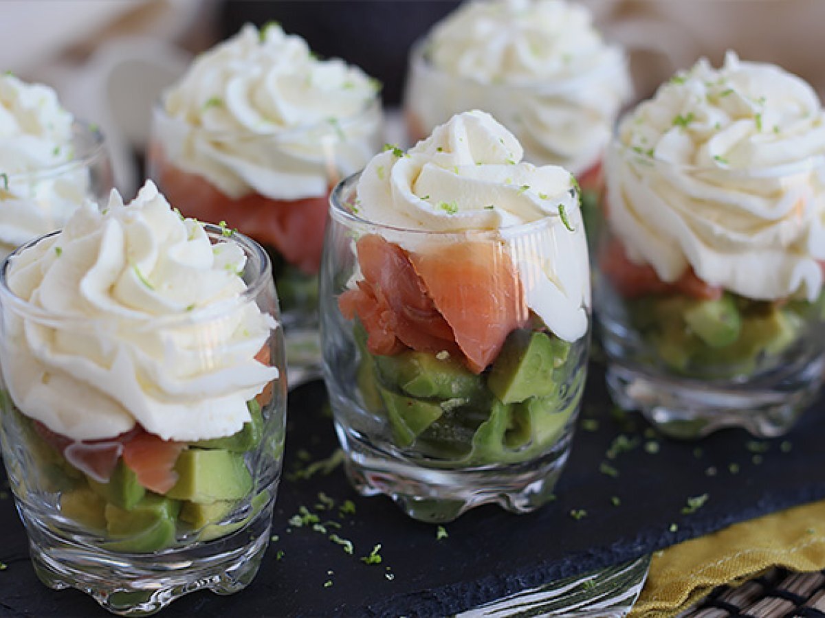 Avocado and smoked salmon verrines - photo 3