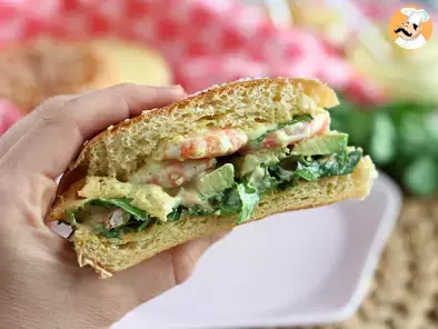 Avocado, shrimp and cilantro burger - photo 4