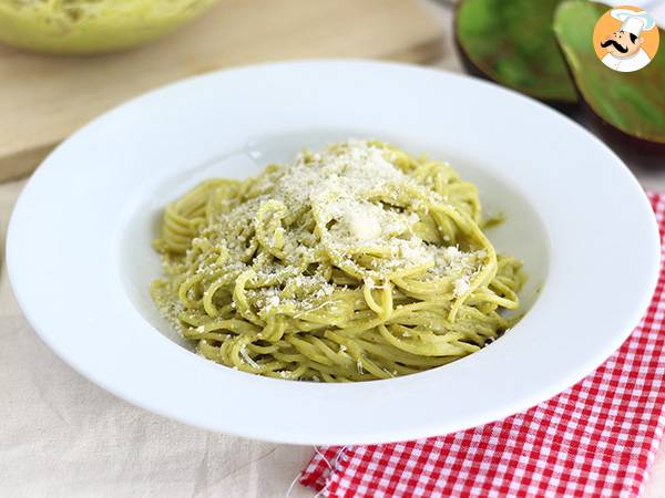 Avocado spaghetti carbonara