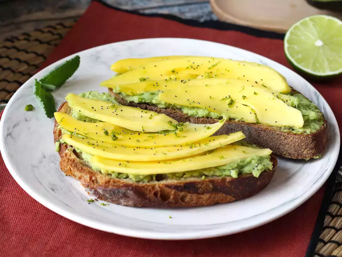 Avocado toast with mango and lime: a fresh, quick and flavorful recipe - photo 5