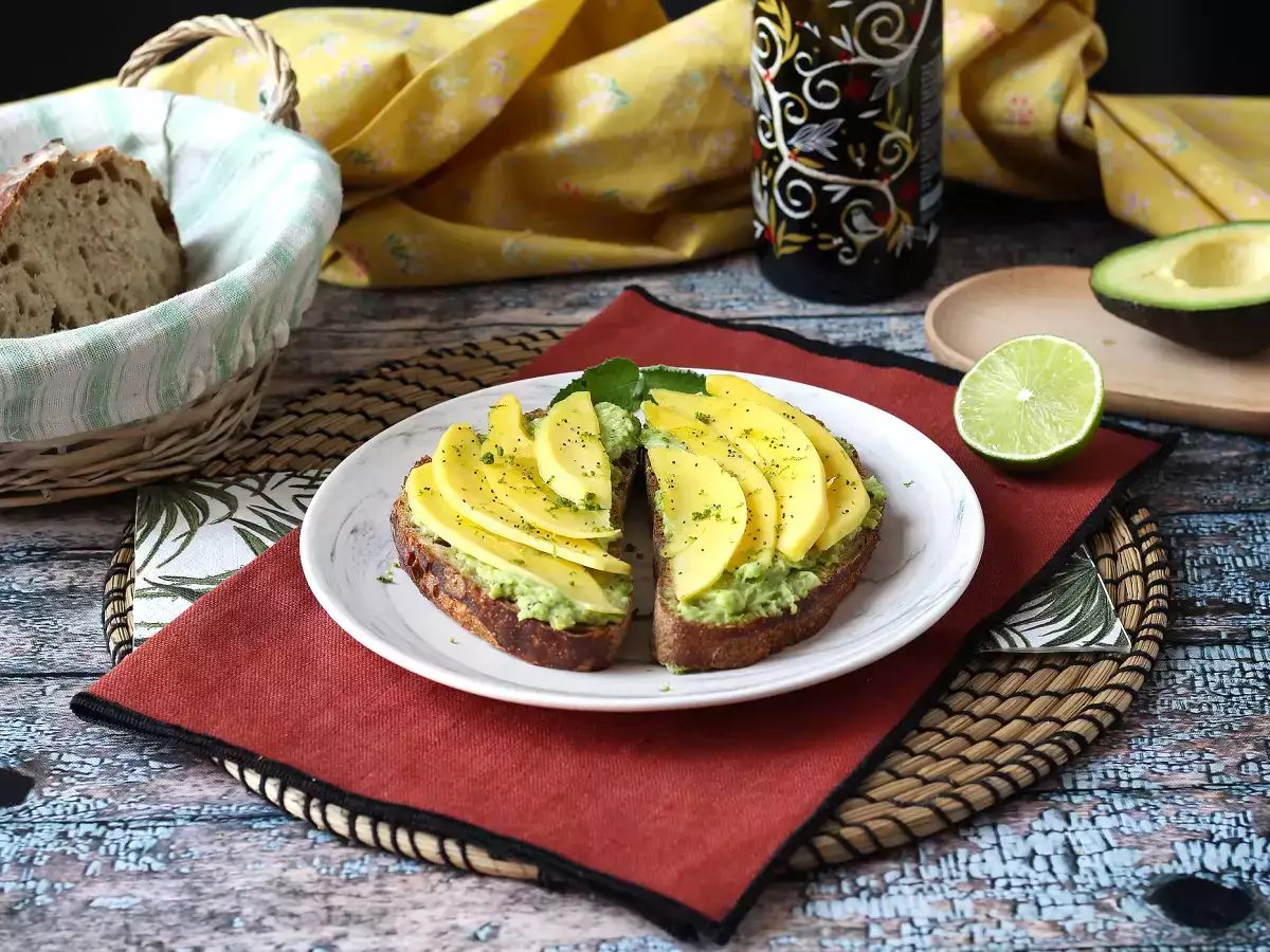 Avocado toast with mango and lime: a fresh, quick and flavorful recipe - photo 6