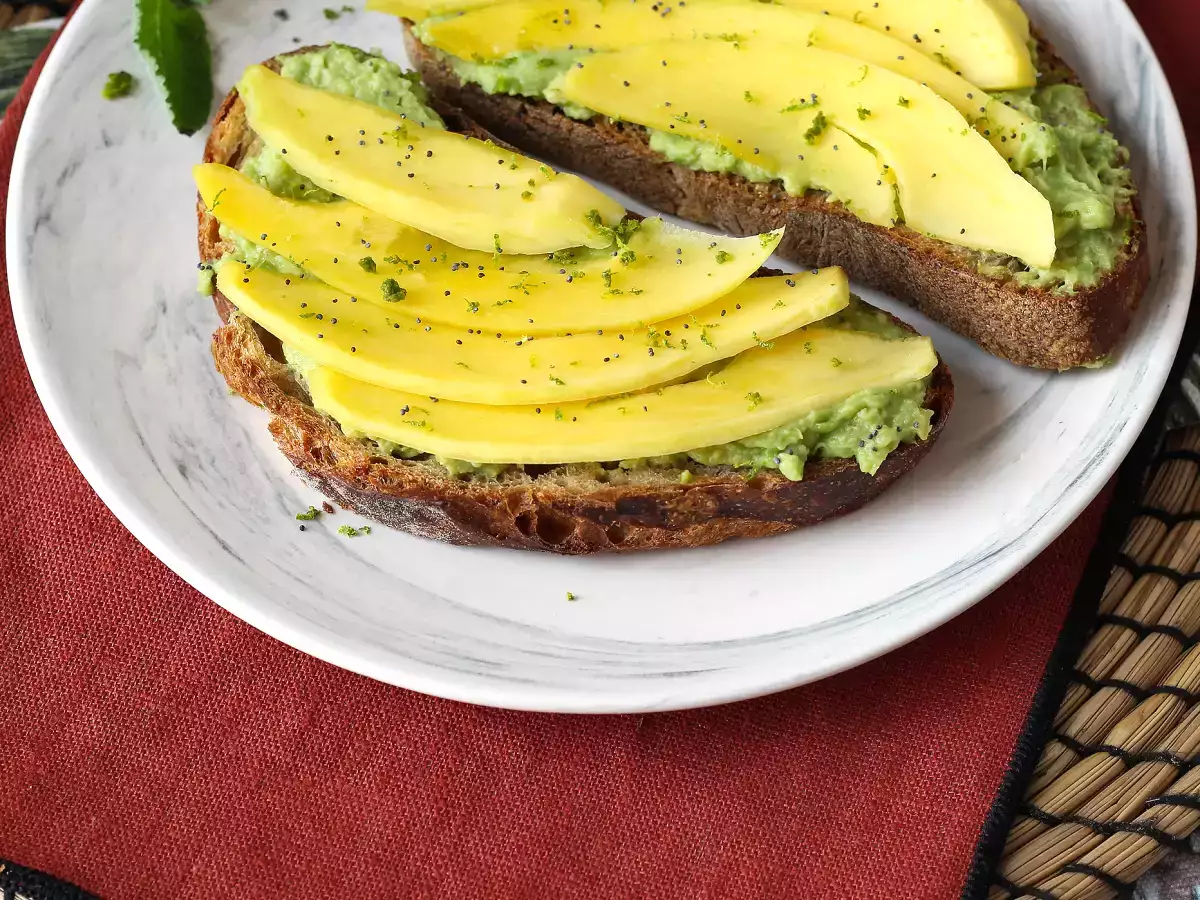 Avocado toast with mango and lime: a fresh, quick and flavorful recipe - photo 7