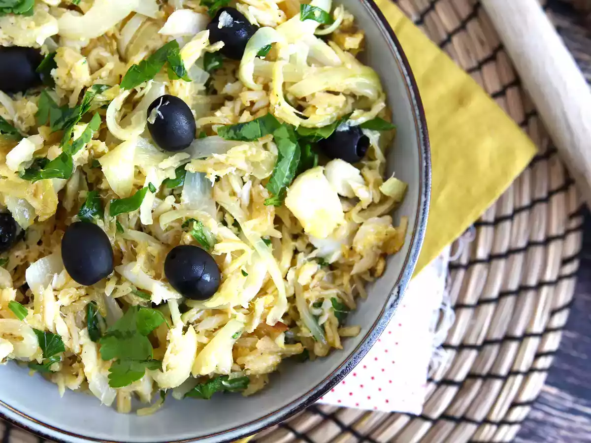 Bacalhau à brás - a super-easy portuguese cod recipe! - photo 5