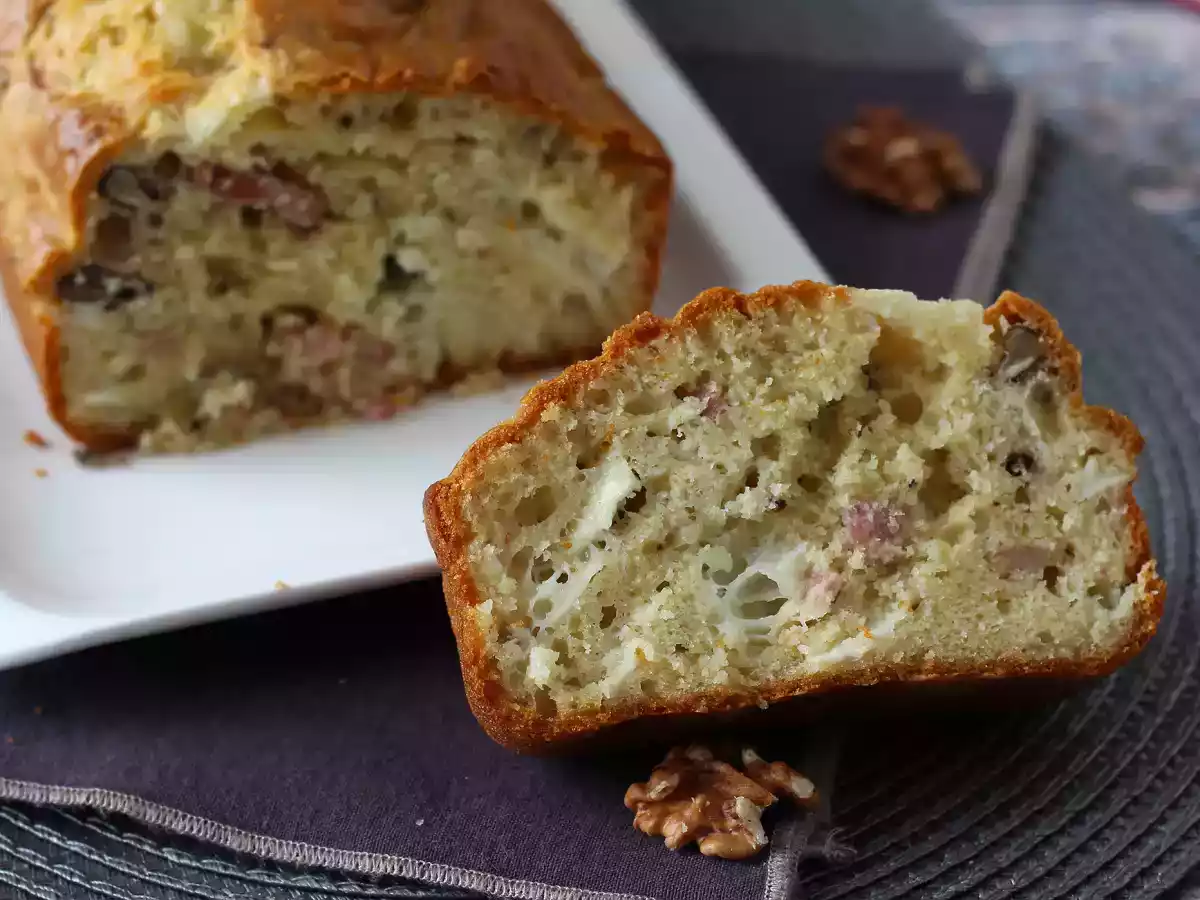 Bacon, goat cheese and walnut cake - photo 5