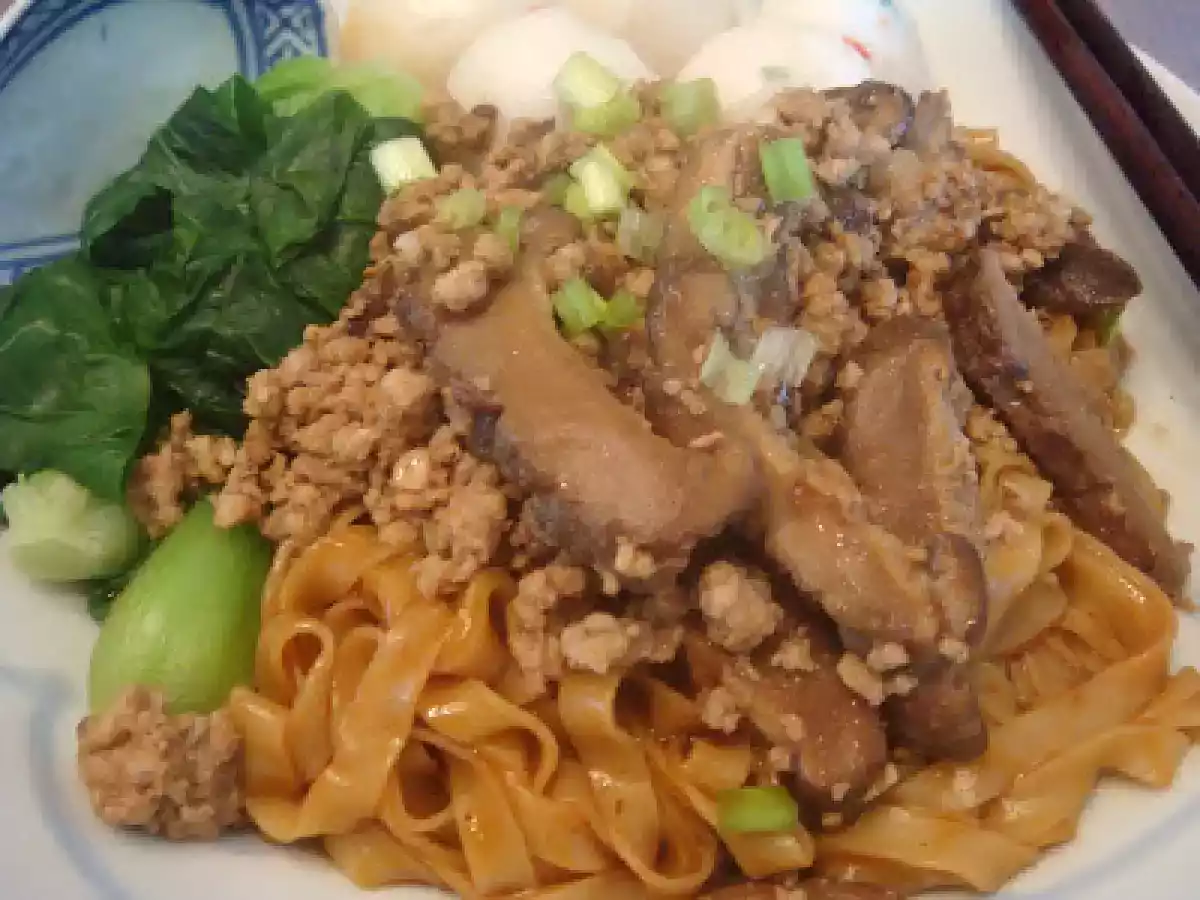 Bak Chor Mee (Mushroom & Minced Pork Noodles)