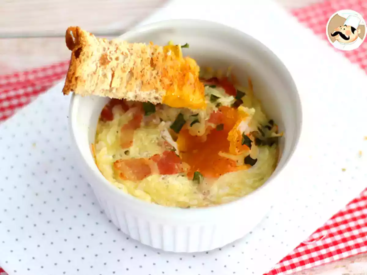Baked eggs with bacon and chives: a quick recipe - photo 2