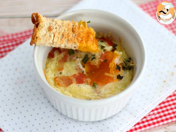 Baked eggs with bacon and chives: a quick recipe - photo 2