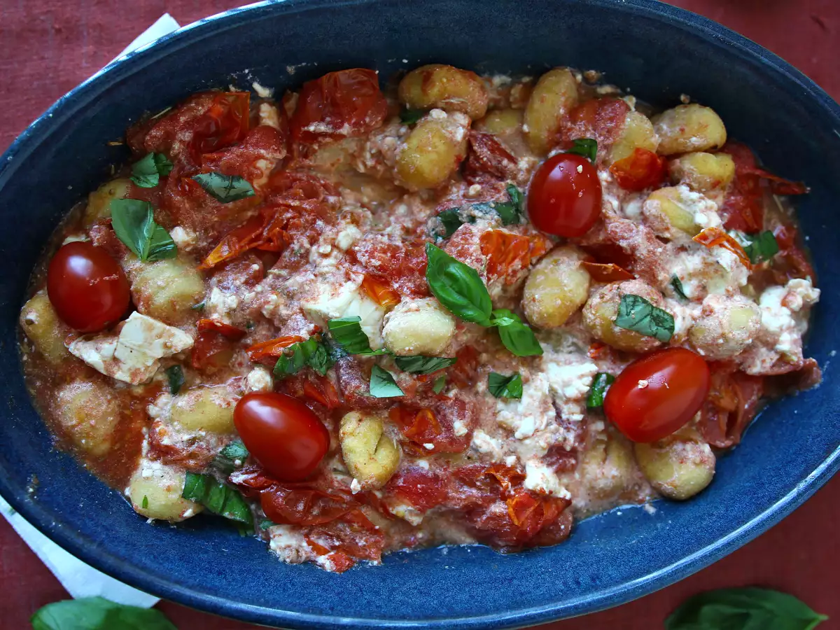 Baked Feta Gnocchi in the Air Fryer, a Super-Fast Dish with Cherry Tomatoes and Feta! - photo 3