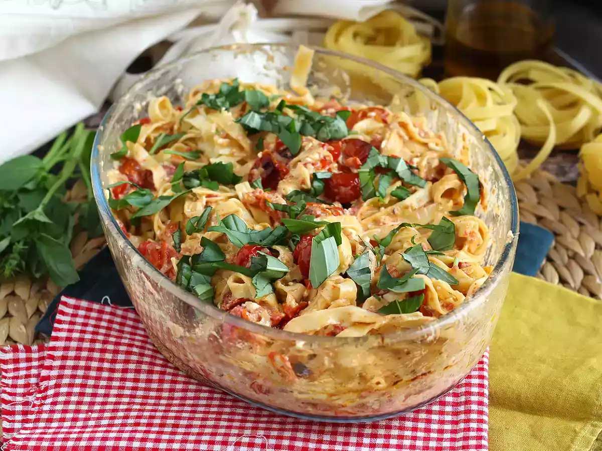 Baked feta pasta with cherry tomatoes - a viral recipe - photo 4