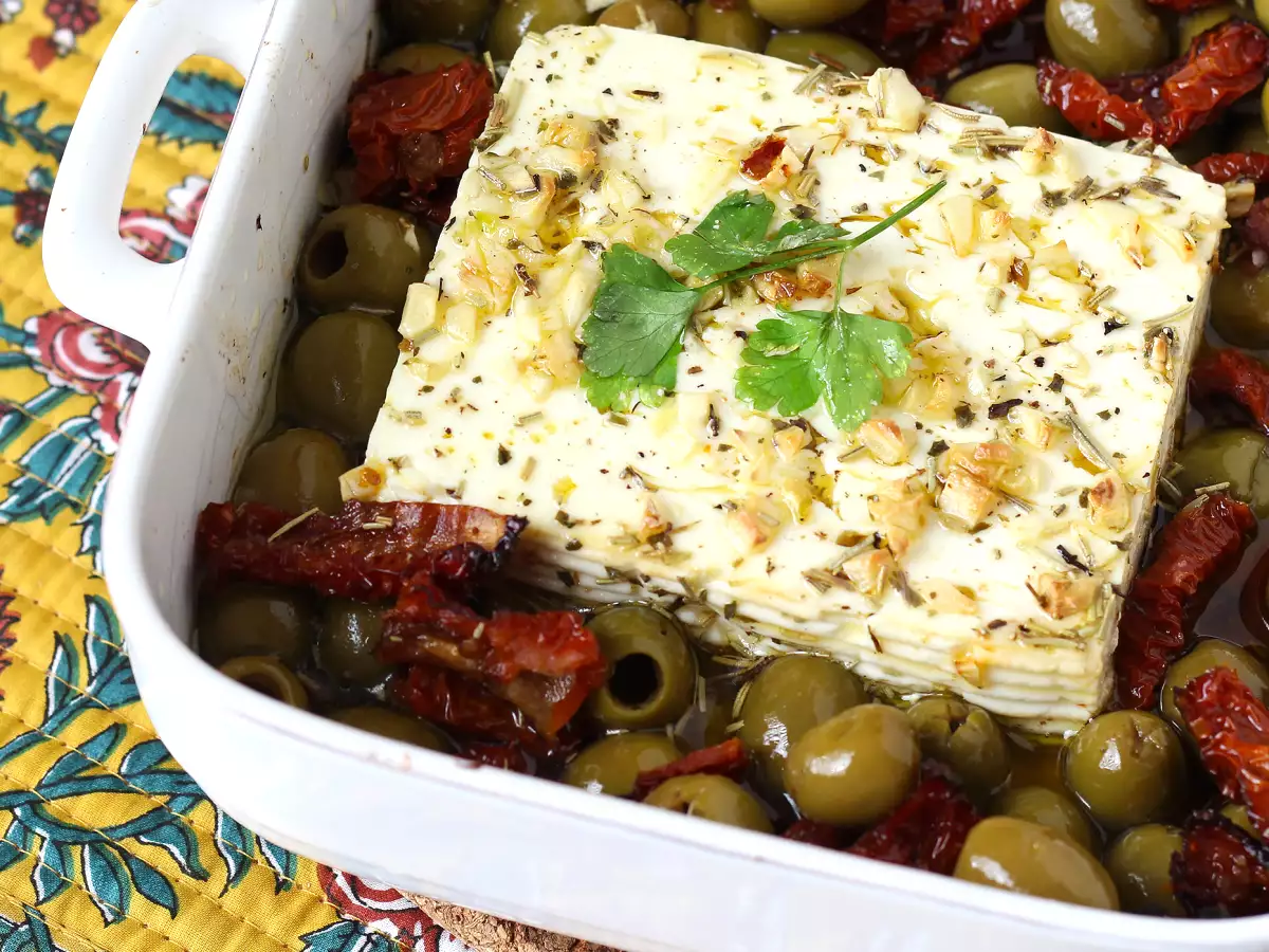 Baked feta with dried tomatoes and olives, Mediterranean style - photo 2