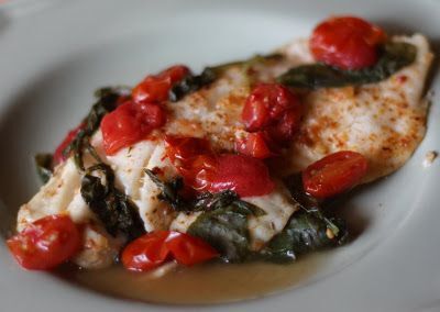 Baked fish with grape tomatoes and spinach, Recipe Petitchef