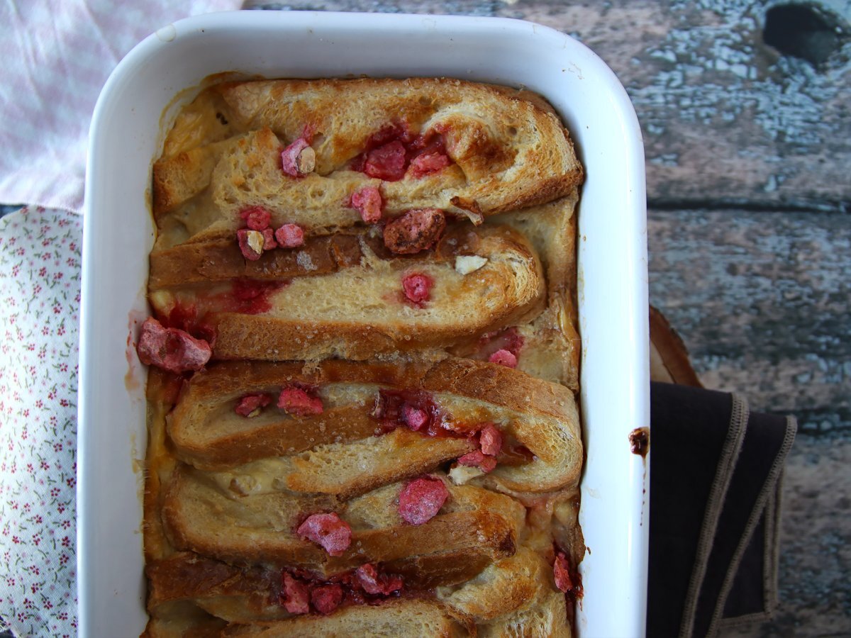 Baked french toast with prink pralines topping - photo 4